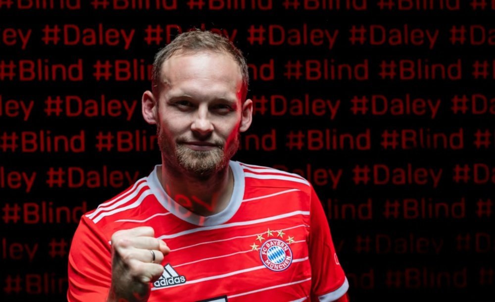 daley blind posa como nuevo jugador del bayern de munich el 5 de enero de 2023 fcbayern