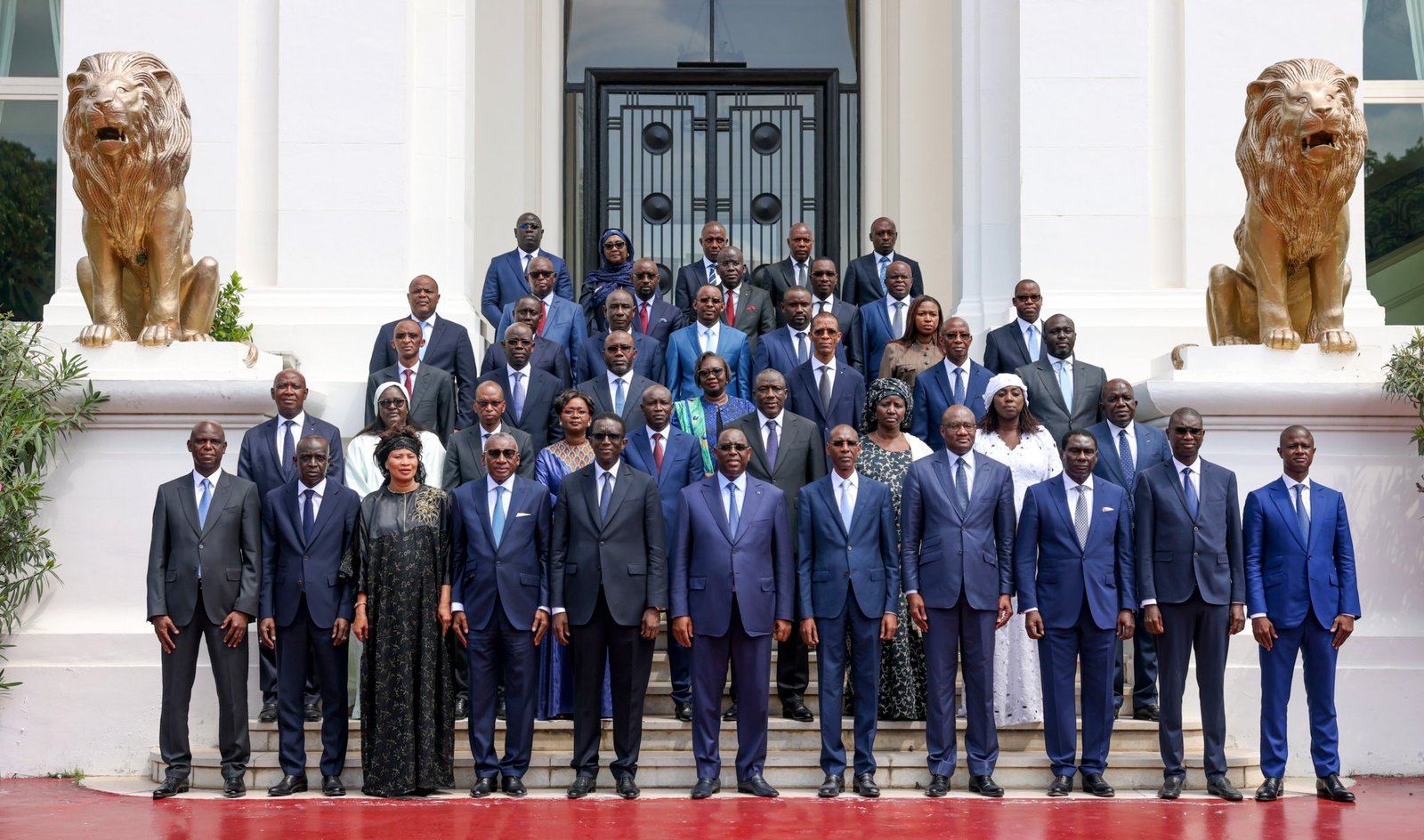 photo officielle du gouvernement du senegal amadouba conseil des ministres