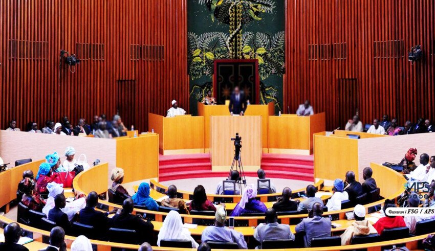 Urgence a lAssemblee nationale du Senegal face a la preservation du Conseil constitutionnel thumbnail